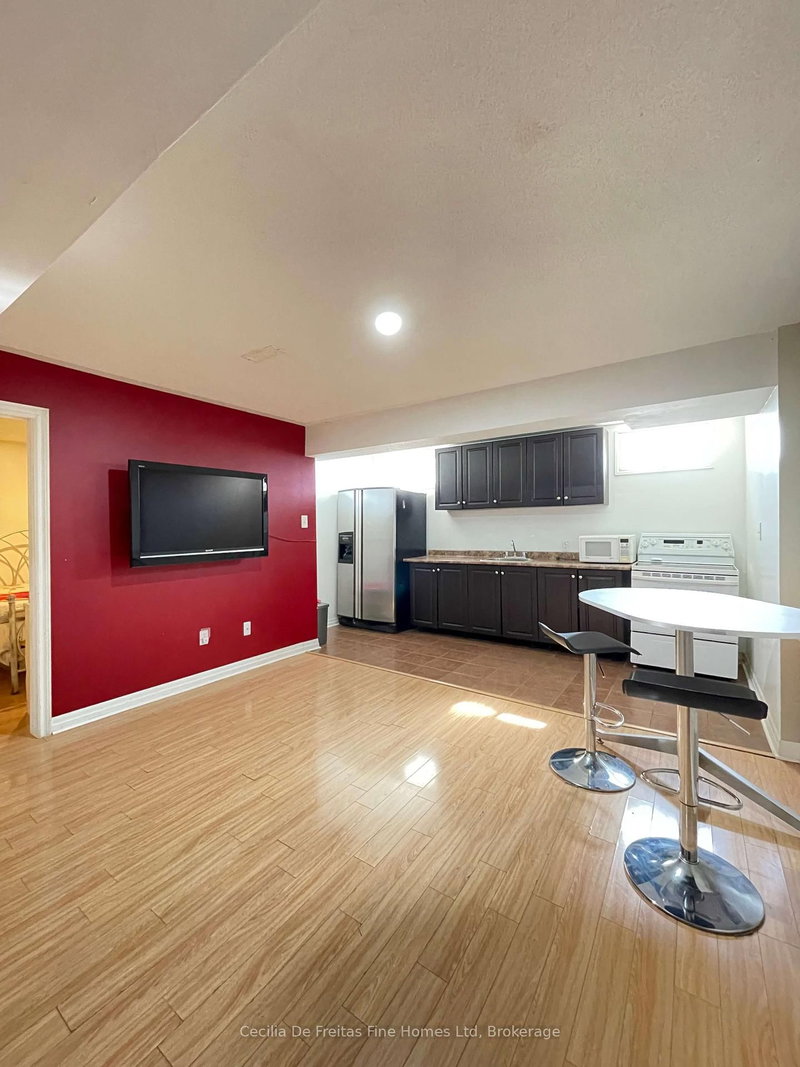 Bsmt - 294 Wildberry Cres, Vaughan, L4H 2H6 | Image 3