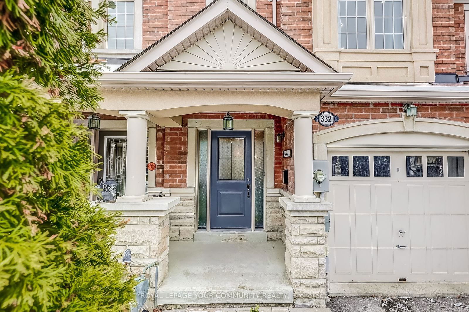 Townhouse for sale at 332 Doak Lane, Newmarket, Gorham-College Manor, L3Y 0A7 - MLS: N11943694