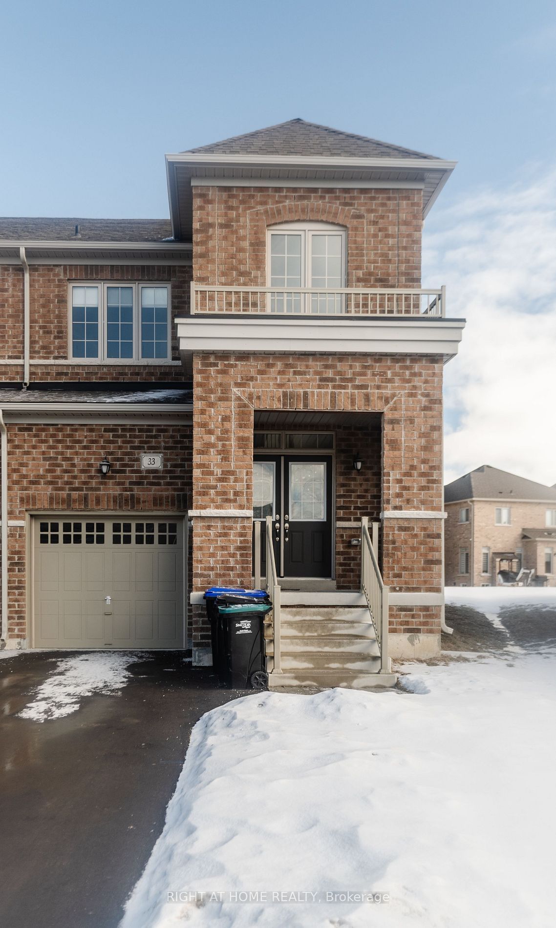 Semi-Detached House for sale at 33 Ferragine Crescent, Bradford West Gwillimbury, Bradford, L3Z 2A6 - MLS: N11943726