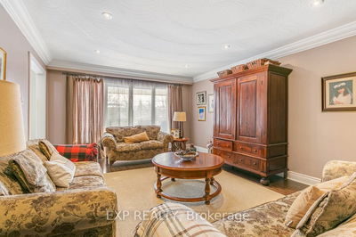 146 Weldrick Rd, Richmond Hill - North Richvale image-0-4