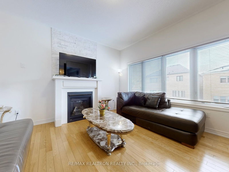 Upper - 22 Pietrowski Dr, Georgina, L4P 0J7 | Image 3