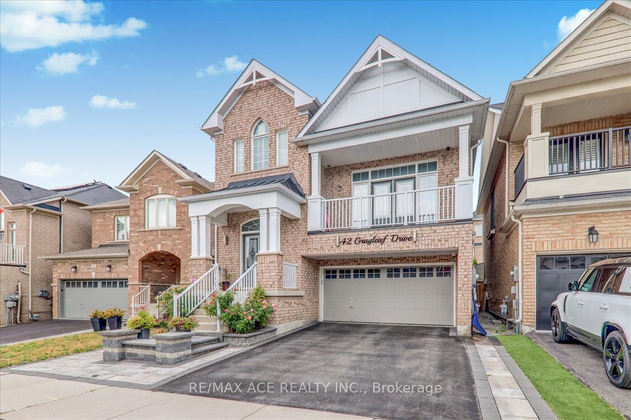 Detached House for sale at 42 Grayleaf Drive, Whitchurch-Stouffville, Stouffville, L4A 0C4 - MLS: N11944141