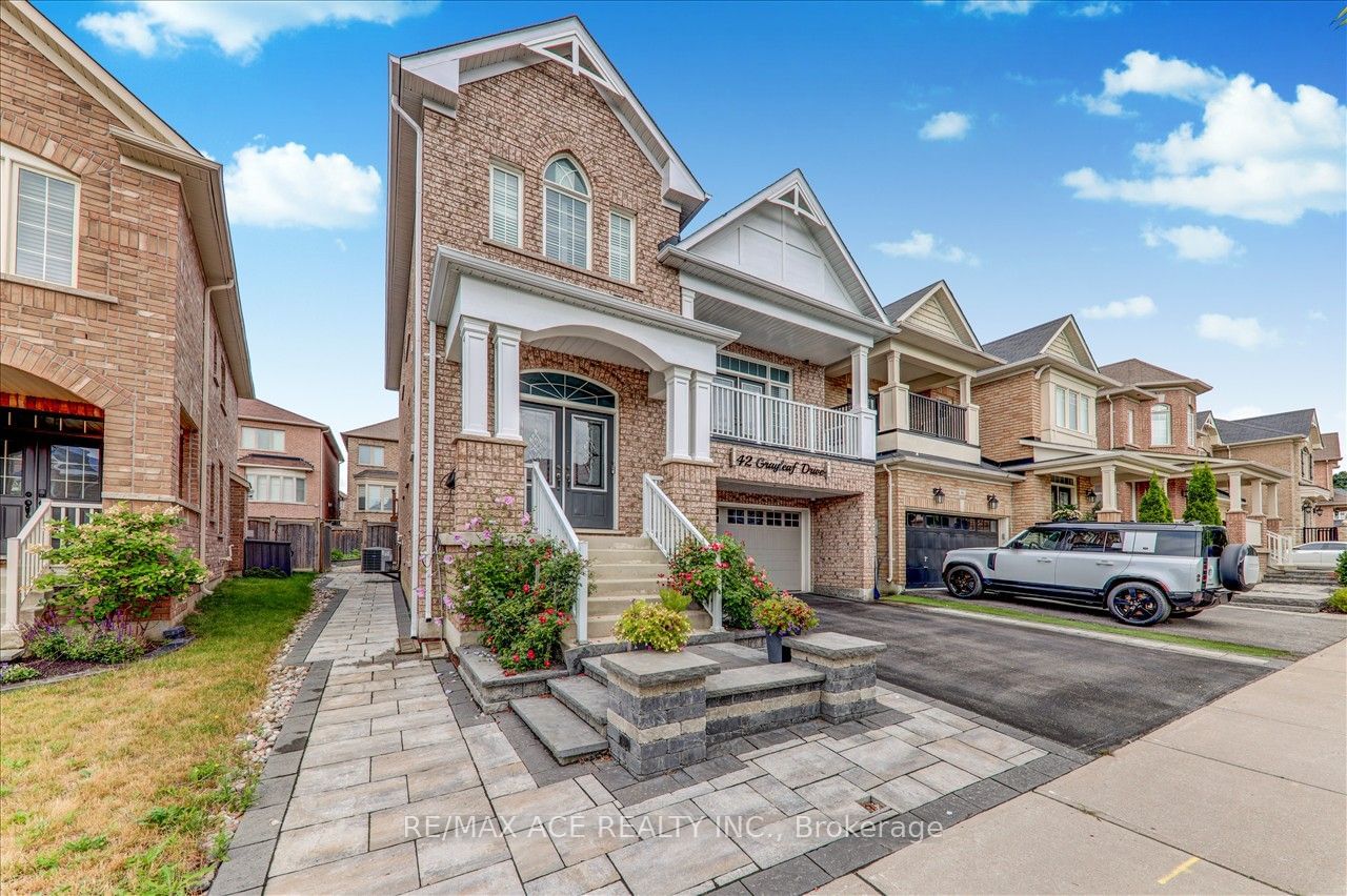 Detached House for sale at 42 Grayleaf Drive, Whitchurch-Stouffville, Stouffville, L4A 0C4 - MLS: N11944141