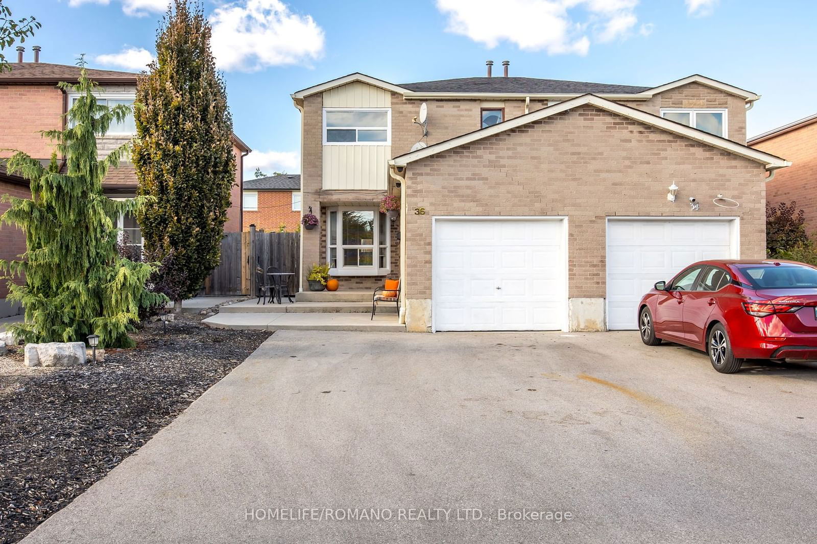 Semi-Detached House for sale at 36 Brougham Drive, Vaughan, East Woodbridge, L4L 3E1 - MLS: N11944273