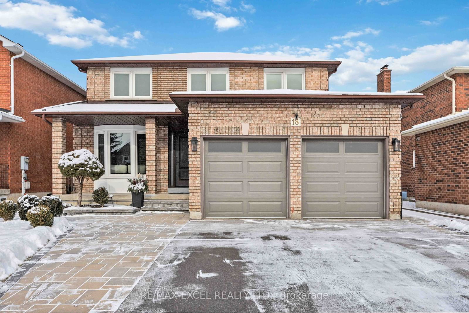 Detached House for sale at 18 Glenhurst Road, Richmond Hill, Doncrest, L4B 2C8 - MLS: N11944394