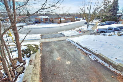 143 LUXURY Ave, Bradford West Gwillimbury - Bradford image-0-3