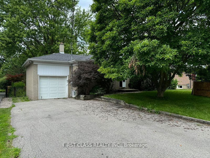 home for lease on 28 Hawkridge Avenue