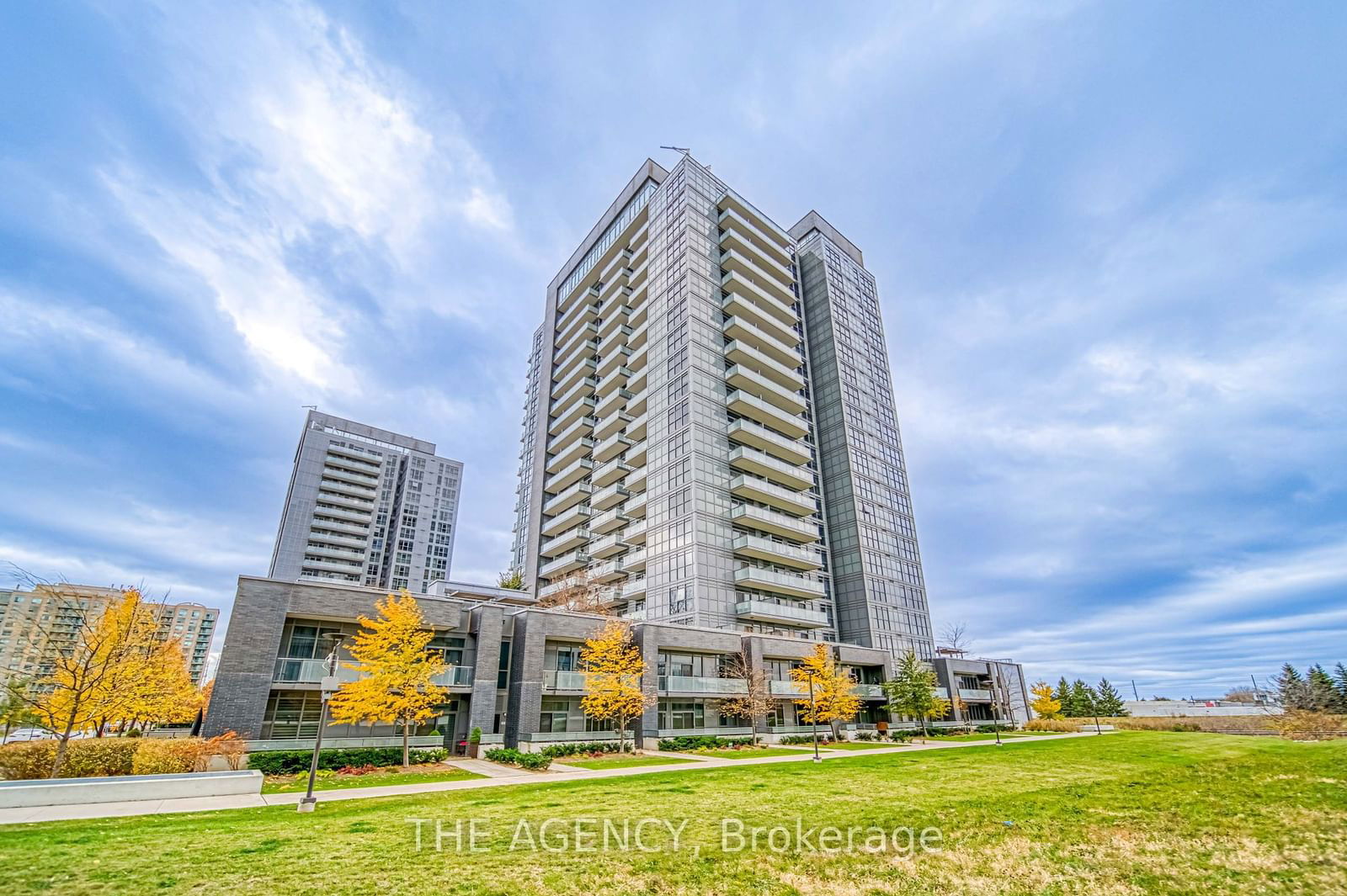 Condo for sale at 405-65 Oneida Crescent, Richmond Hill, Langstaff, L4B 0A1 - MLS: N11945010