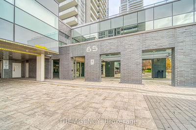 Unit 405 — 65 Oneida Cres, Richmond Hill - Langstaff image-0-2