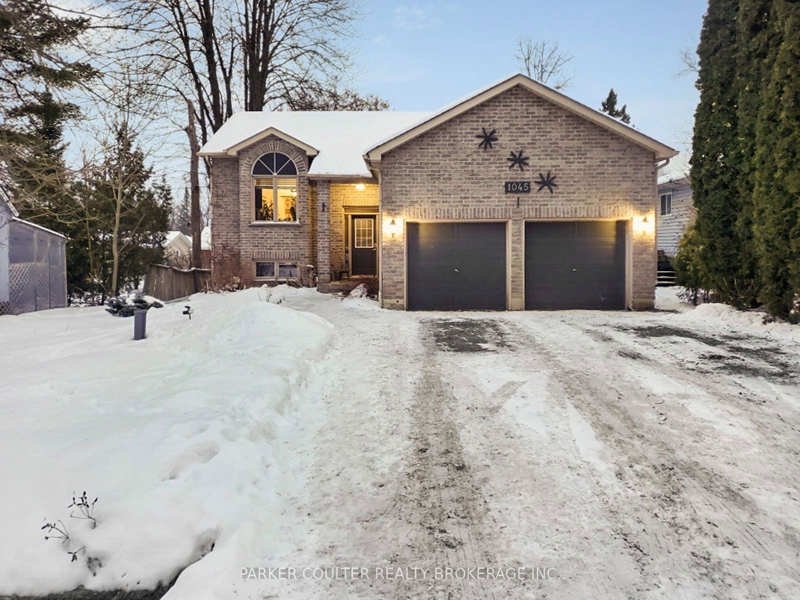 Detached House for sale at 1045 Elm Road, Innisfil, Rural Innisfil, L0L 1C0 - MLS: N11945134