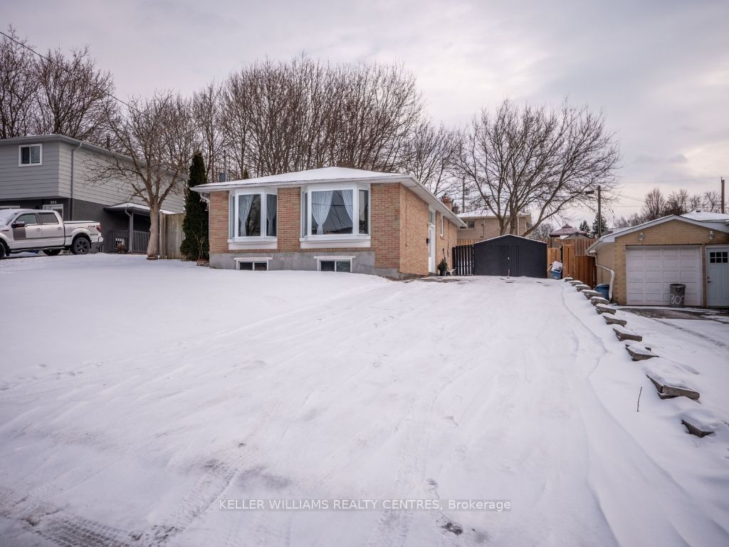 Detached House leased at Upper-807 Greenfield Crescent, Newmarket, Huron Heights-Leslie Valley, L3Y 3B2 - MLS: N11945435