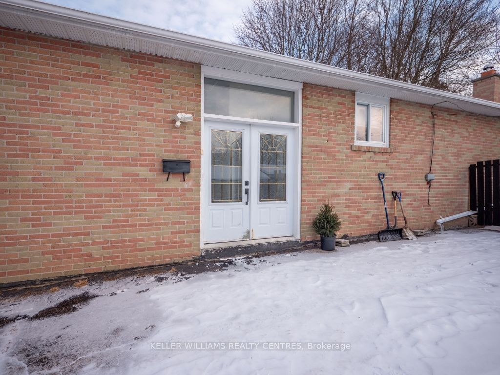 Detached House leased at Upper-807 Greenfield Crescent, Newmarket, Huron Heights-Leslie Valley, L3Y 3B2 - MLS: N11945435