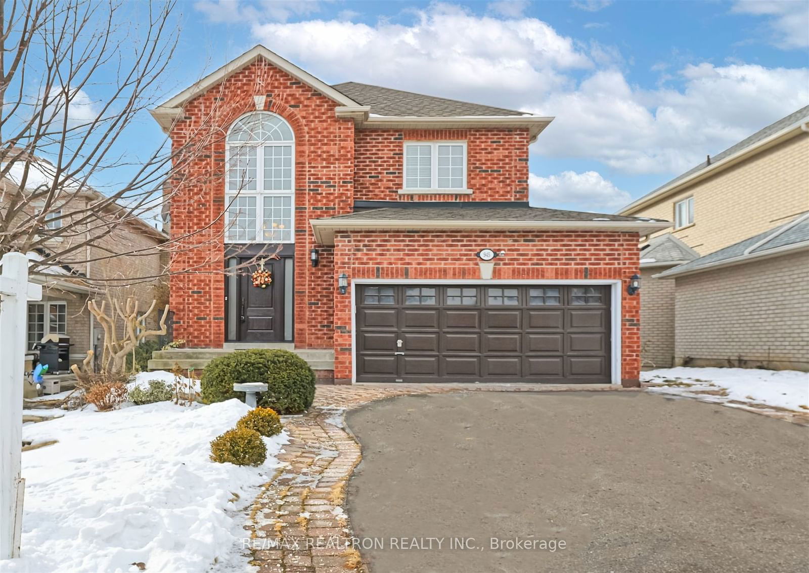 Detached House for sale at 945 Best Circle, Newmarket, Stonehaven-Wyndham, L3X 2K9 - MLS: N11945507