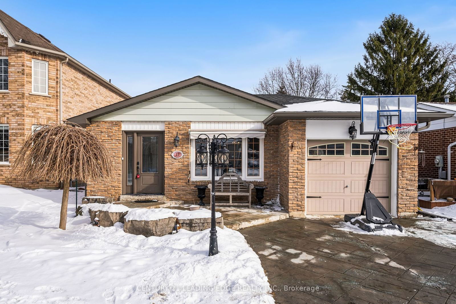 Detached House for sale at 17 Cemetery Lane, Whitchurch-Stouffville, Stouffville, L4A 6B2 - MLS: N11946242