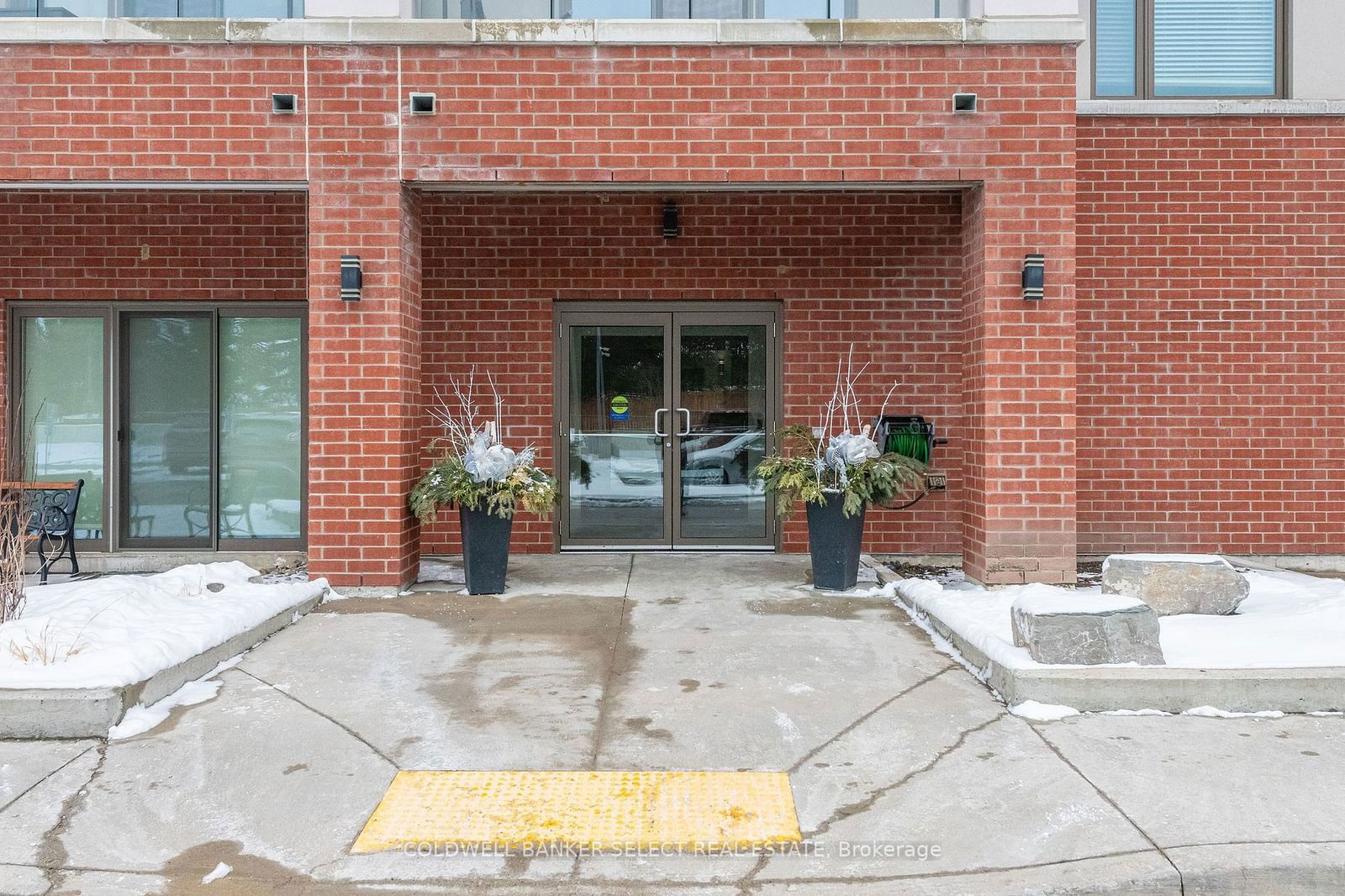 Condo for sale at 505-64 Queen Street, New Tecumseth, Tottenham, L0G 1W0 - MLS: N11946250