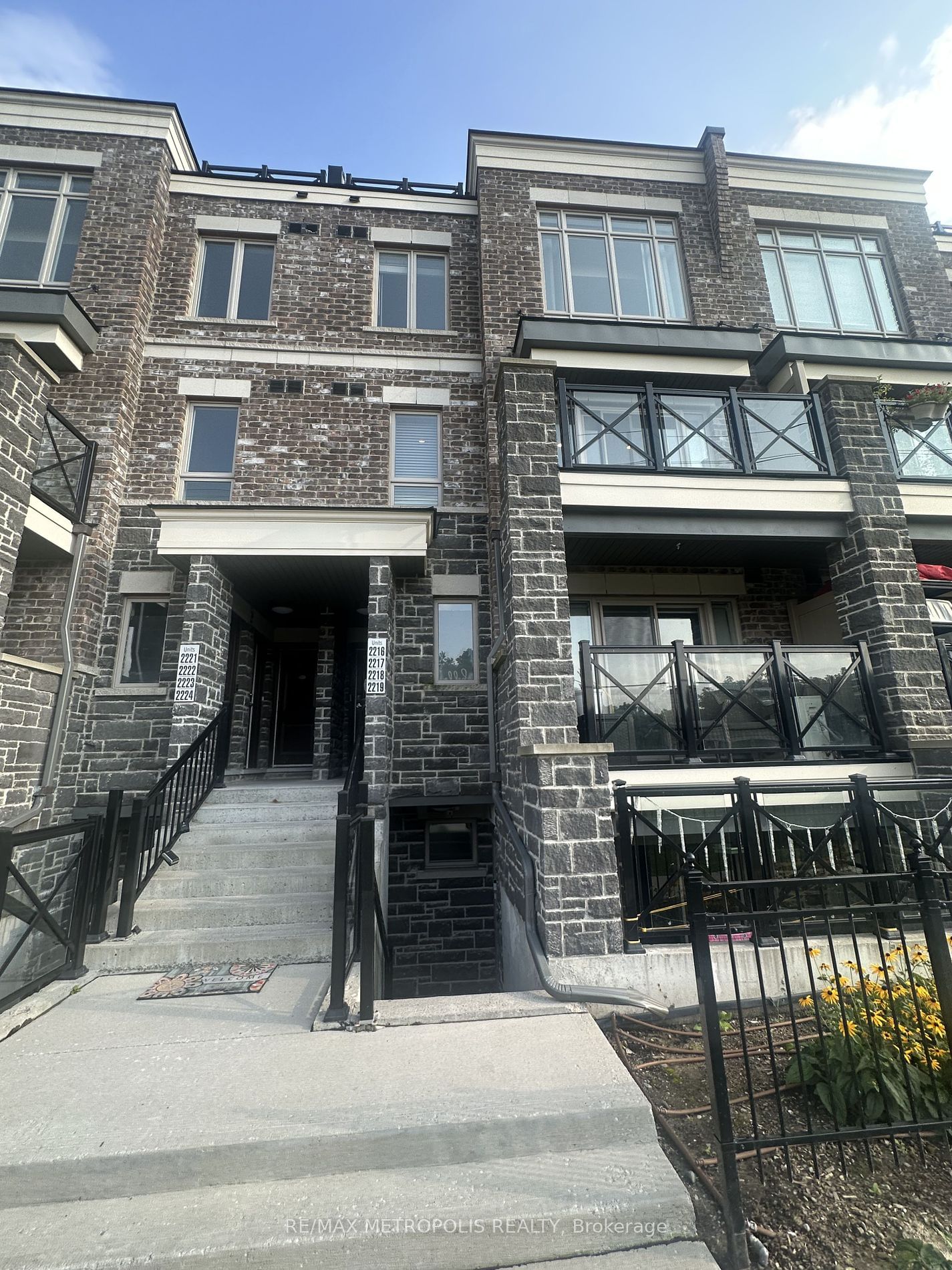 Townhouse for lease at 2218-10 Westmeath Lane, Markham, Cornell, L6B 1N5 - MLS: N11946328