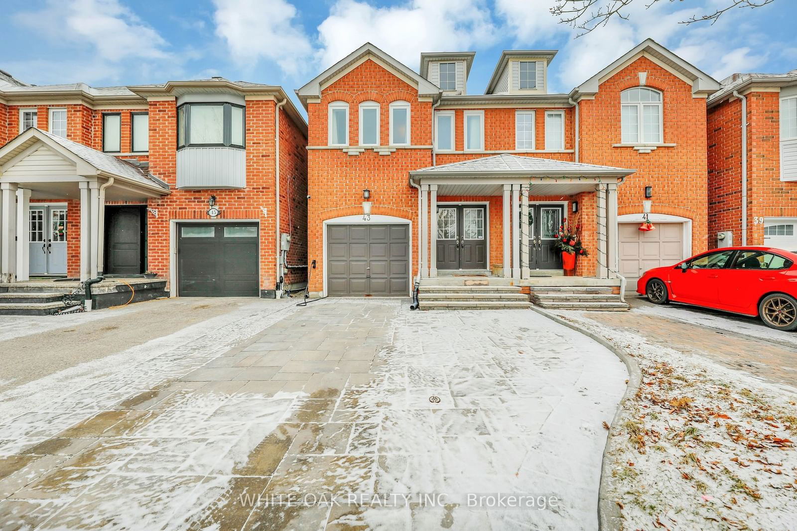 Semi-Detached House for sale at 43 Sassafras Circle, Vaughan, Patterson, L4J 8M7 - MLS: N11946604