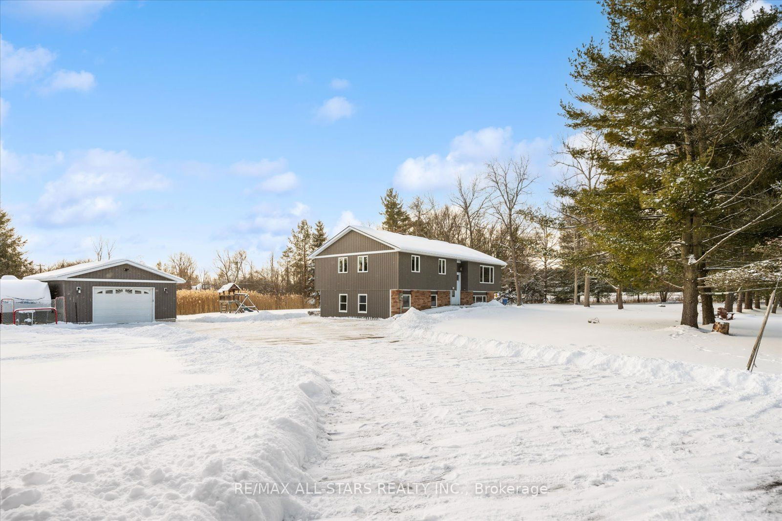 Detached House for sale at 100 Pine Post Road, Georgina, Keswick North, L4P 3C8 - MLS: N11946813