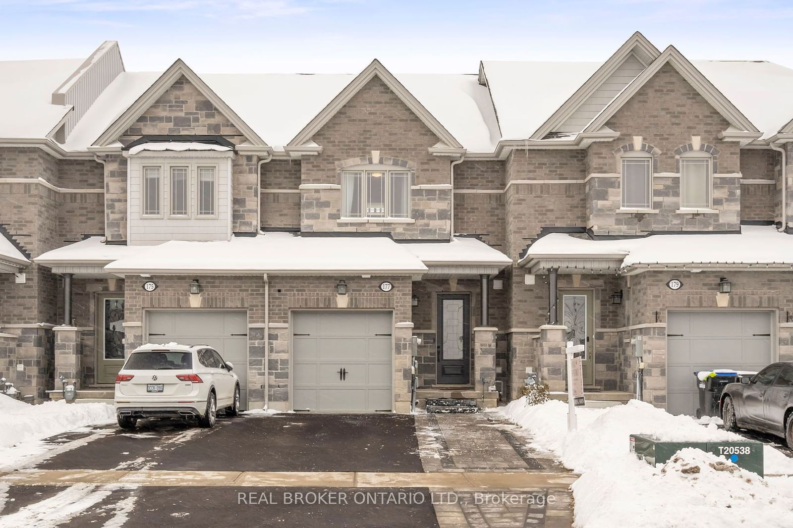 Townhouse sold at 177 Walker Boulevard, New Tecumseth, Alliston, L9R 0R3 - MLS: N11946836