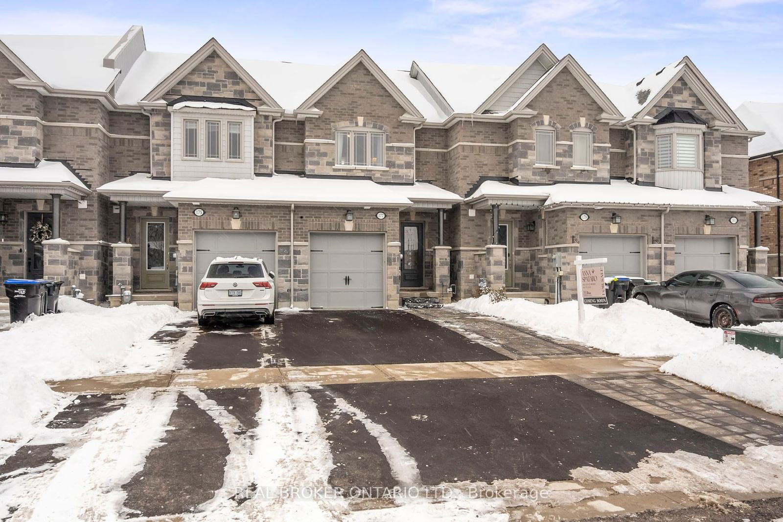 Townhouse sold at 177 Walker Boulevard, New Tecumseth, Alliston, L9R 0R3 - MLS: N11946836