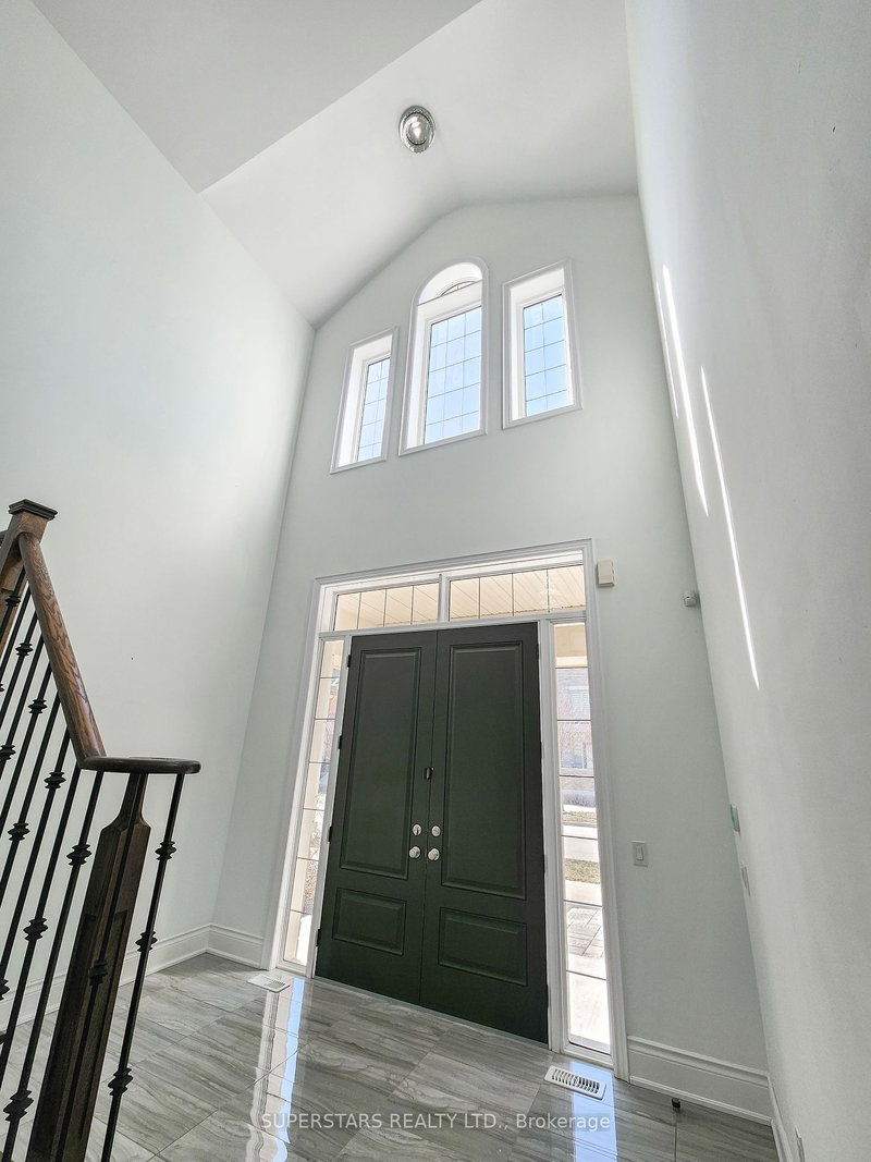 47 Hurst Ave, Vaughan, L6A 4Y5 | Image 2