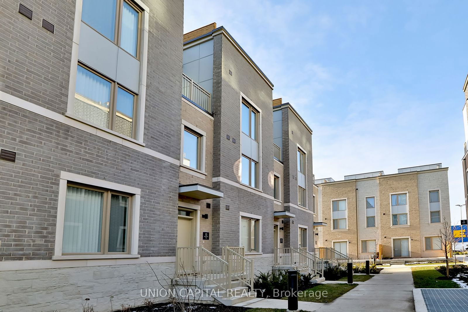 Townhouse for lease at 102-10 Almond Blossom Mews, Vaughan, Vaughan Corporate Centre, L4K 0N6 - MLS: N11947158