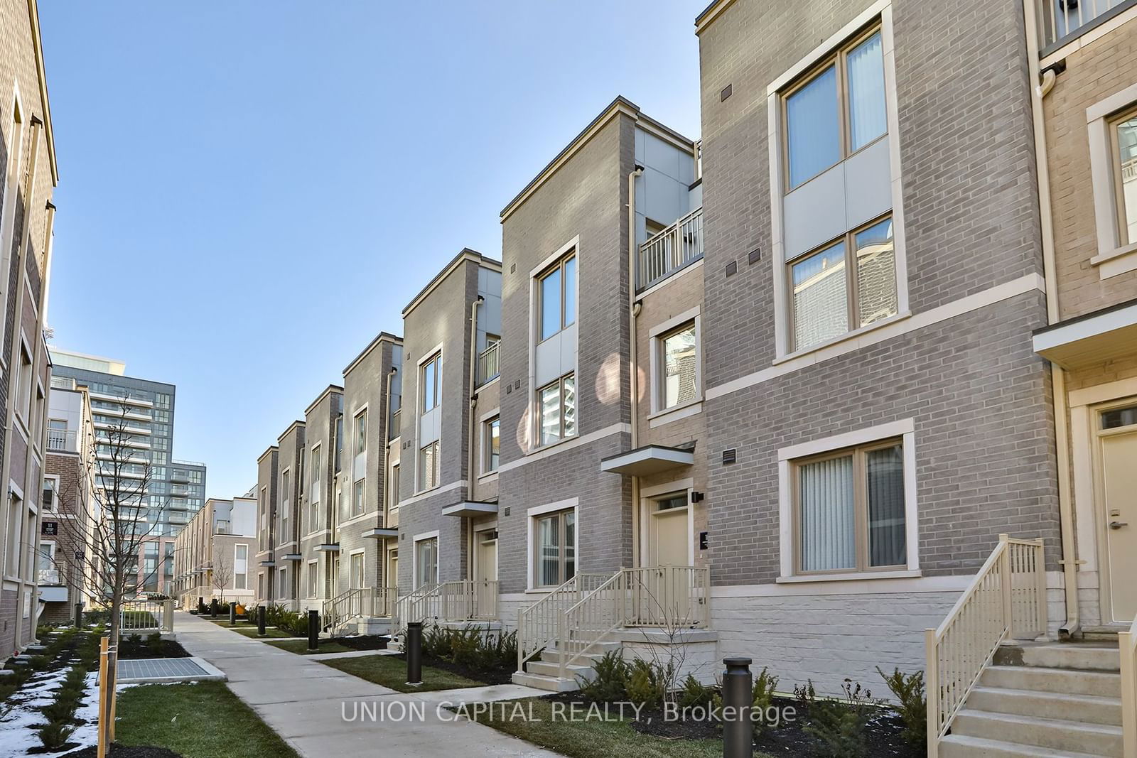 Townhouse for lease at 102-10 Almond Blossom Mews, Vaughan, Vaughan Corporate Centre, L4K 0N6 - MLS: N11947158