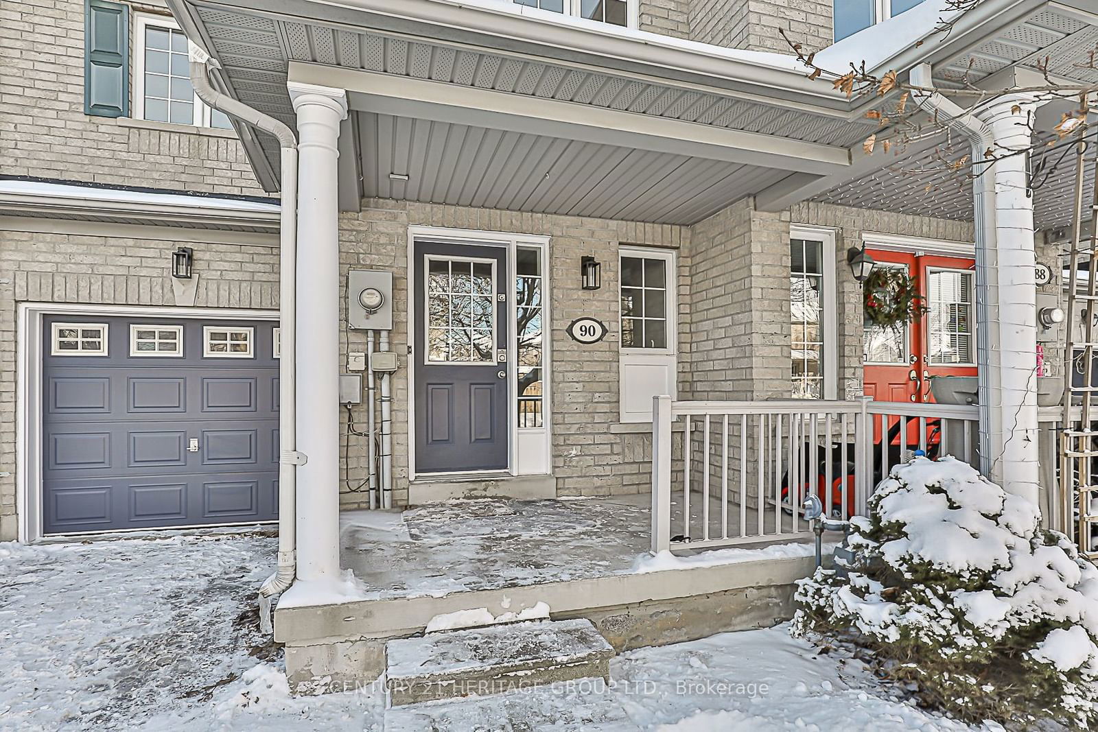 Townhouse for sale at 90 Coleridge Drive, Newmarket, Summerhill Estates, L3X 2T5 - MLS: N11947220