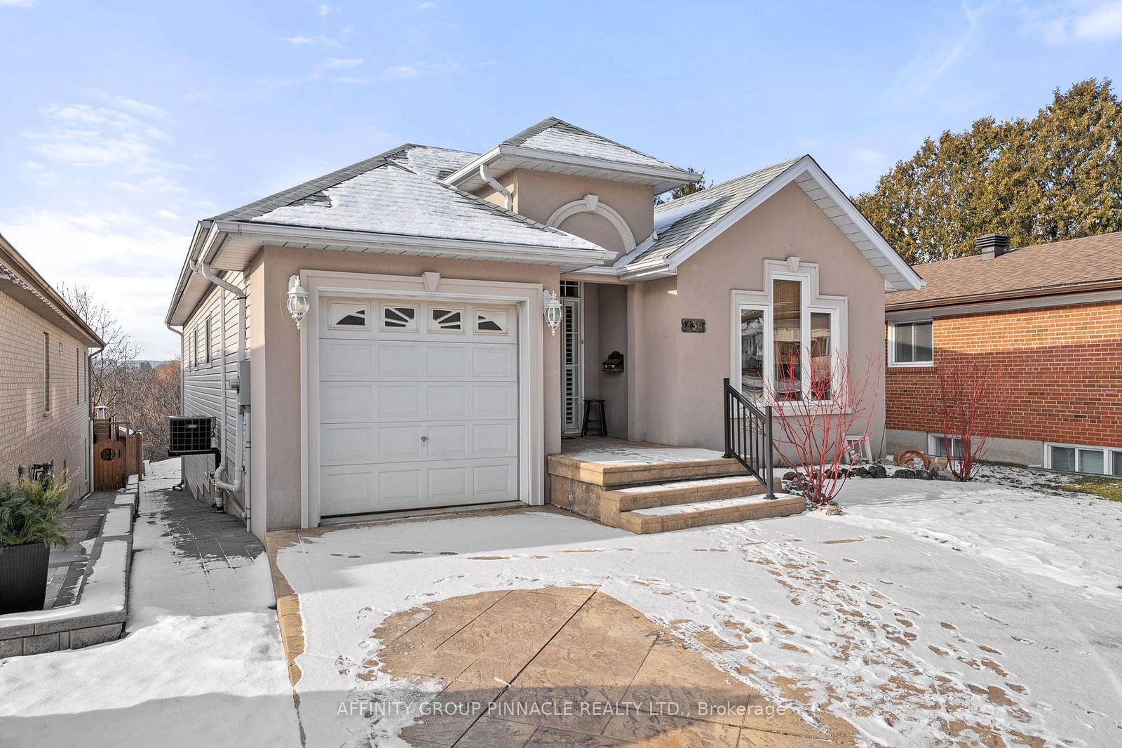 Detached House for sale at 436 Oak Street, Newmarket, Central Newmarket, L3Y 3X6 - MLS: N11947348