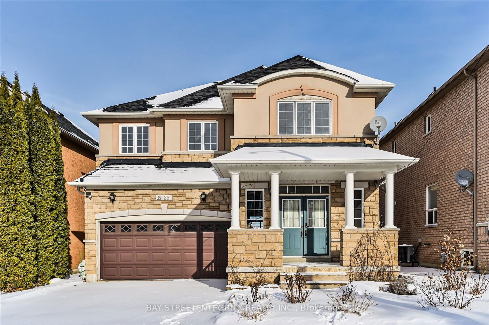 Detached House for sale at 25 Trish Drive, Richmond Hill, Oak Ridges Lake Wilcox, L4E 5C5 - MLS: N11947442