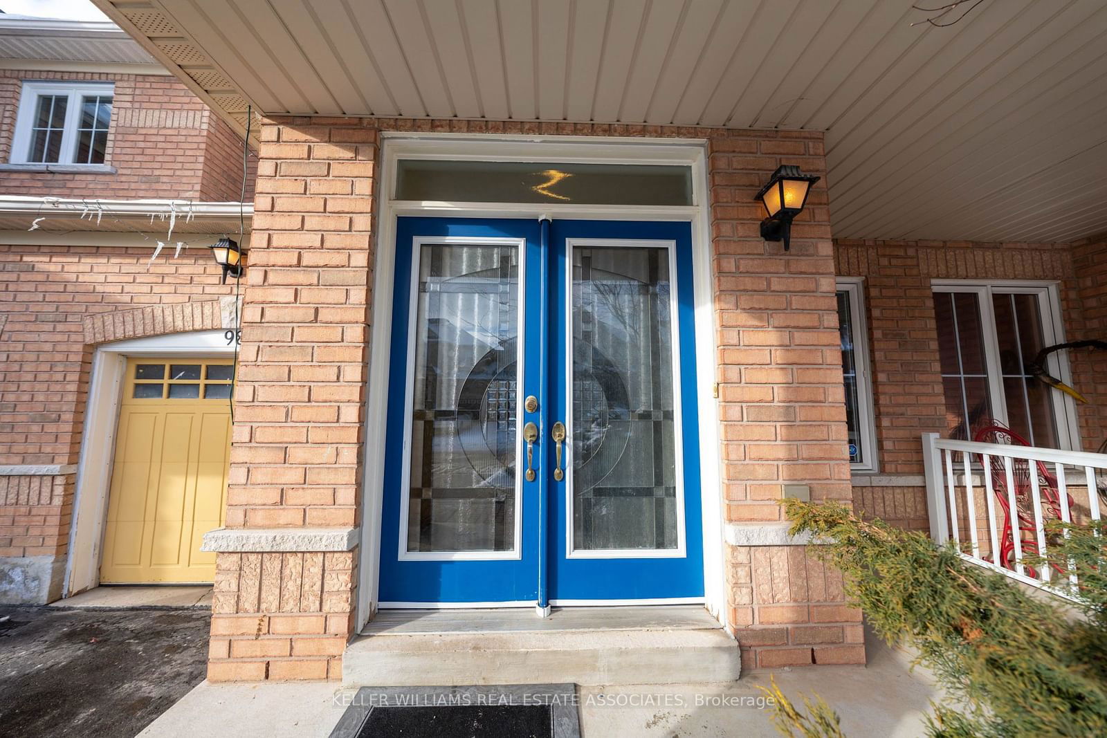 Townhouse for sale at 98 Lebovic Drive, Richmond Hill, Oak Ridges Lake Wilcox, L4E 5C1 - MLS: N11947687