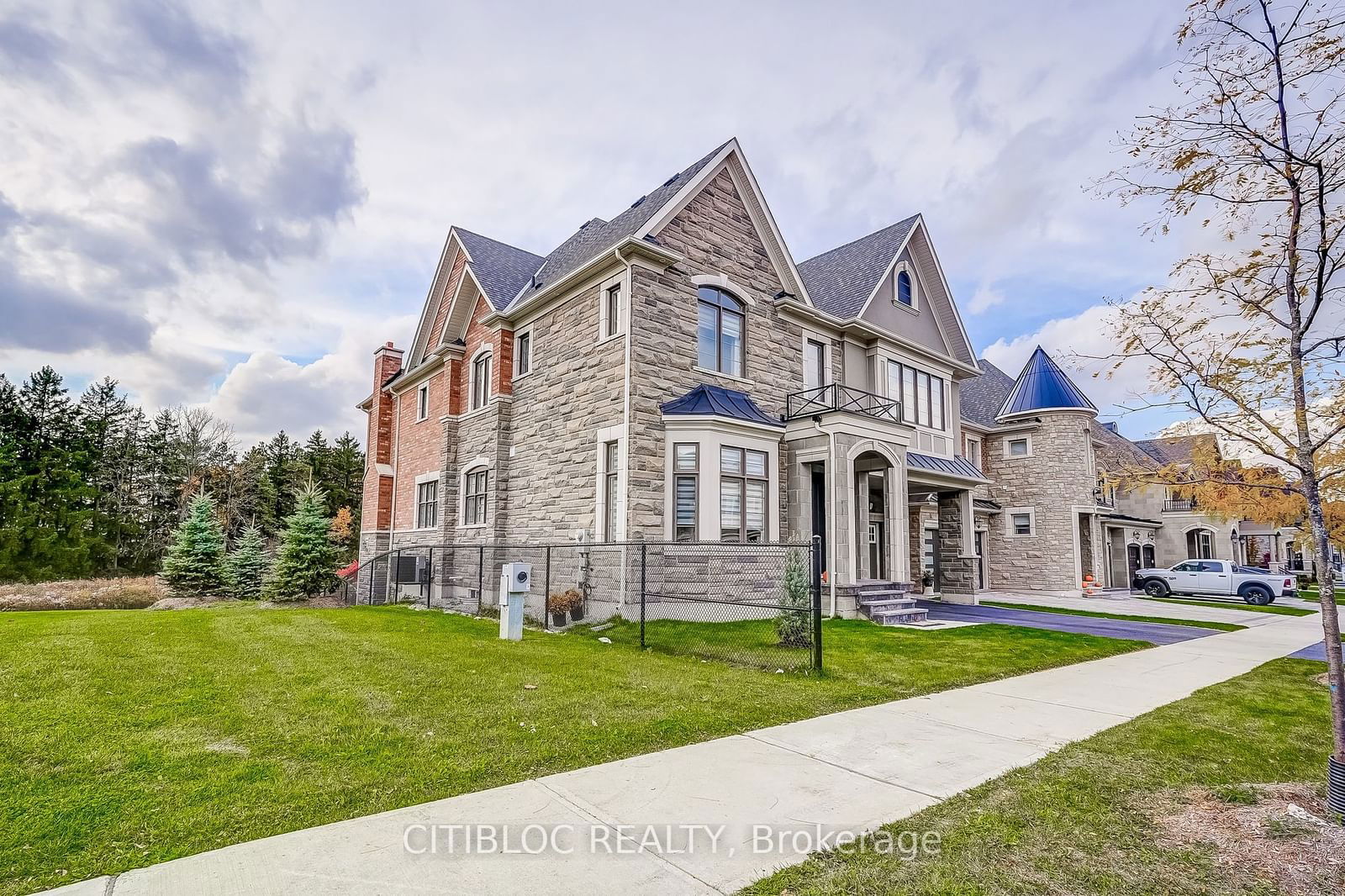 Detached House for sale at 157 Klein Mills Road, Vaughan, Kleinburg, L4H 4W4 - MLS: N11947906