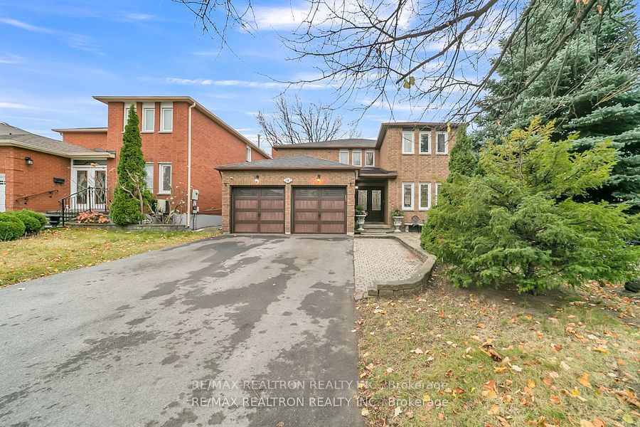 Detached House for sale at 11 Trafalgar Square, Vaughan, Uplands, L4J 7M6 - MLS: N11948217