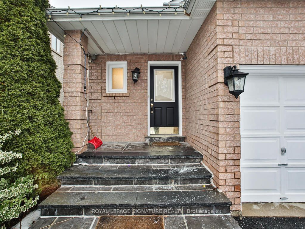 Detached House sold at 23 Rocksprings Avenue, Richmond Hill, Westbrook, L4S 1R2 - MLS: N11948306