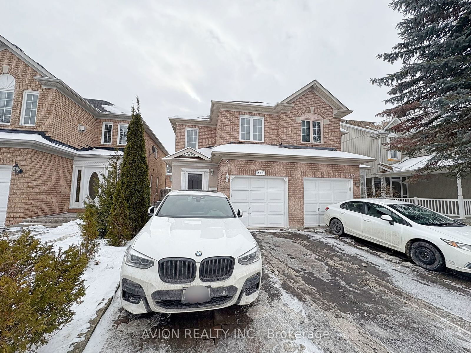 Semi-Detached House leased at 261 Hollandview Trail, Aurora, Bayview Wellington, L4G 7K8 - MLS: N11948317