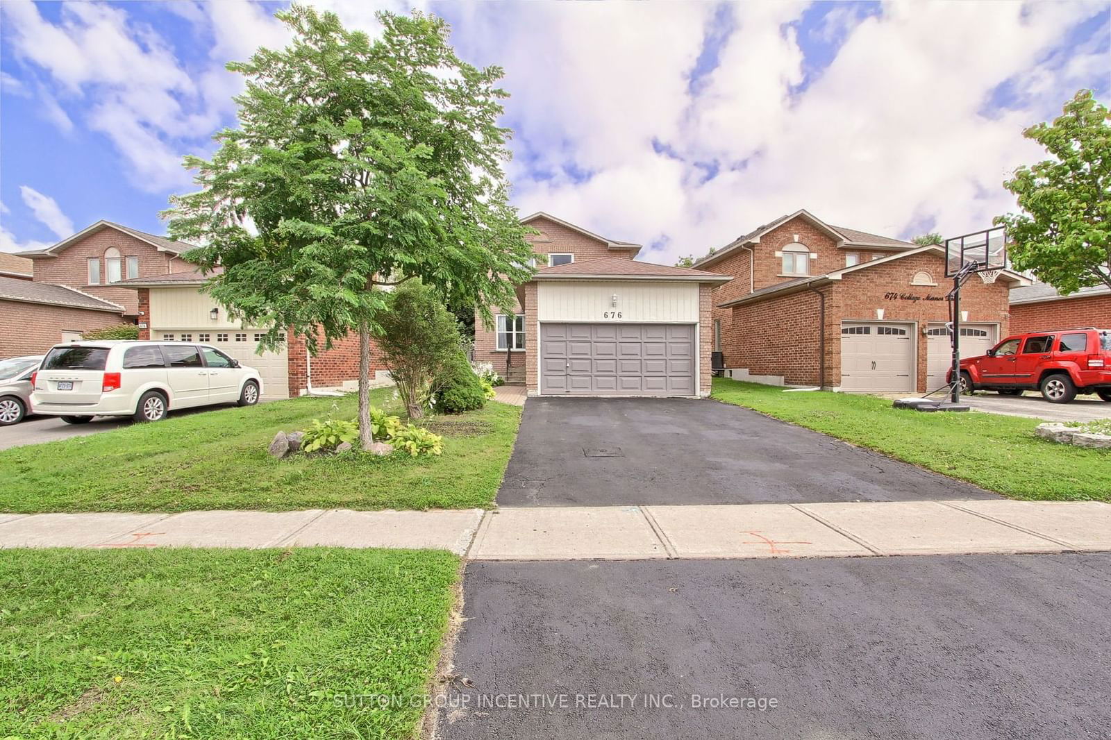 Detached House for sale at 676 College Manor Drive, Newmarket, Gorham-College Manor, L3Y 8M1 - MLS: N11948382