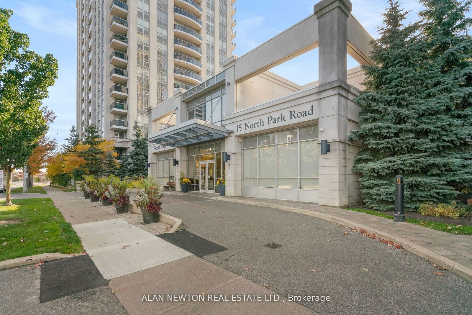 Condo for sale at 911-15 North Park Road, Vaughan, Beverley Glen, L4J 0A1 - MLS: N11948628