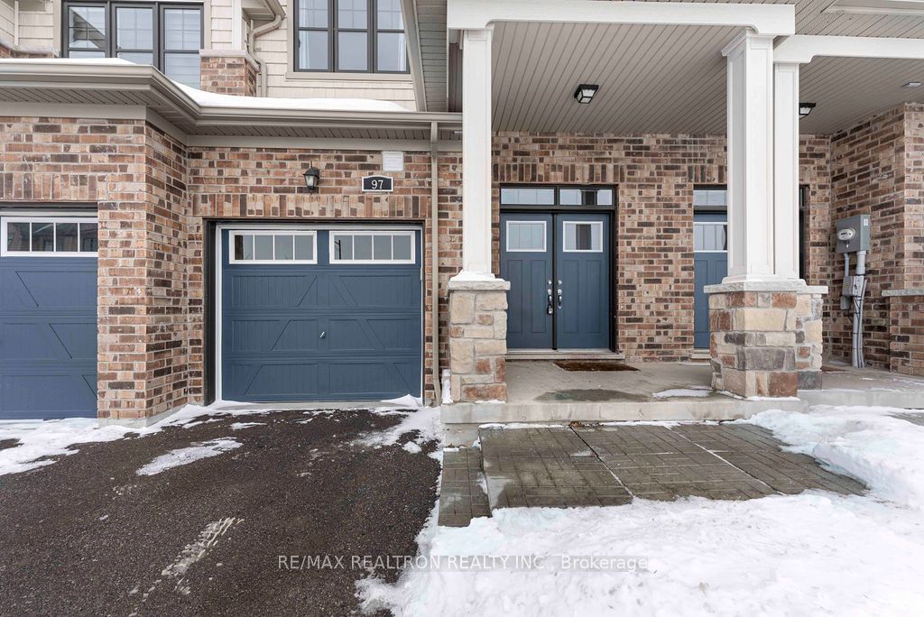 Townhouse sold at 97 Alvin Pegg Drive, East Gwillimbury, Queensville, L0G 1R0 - MLS: N11948868