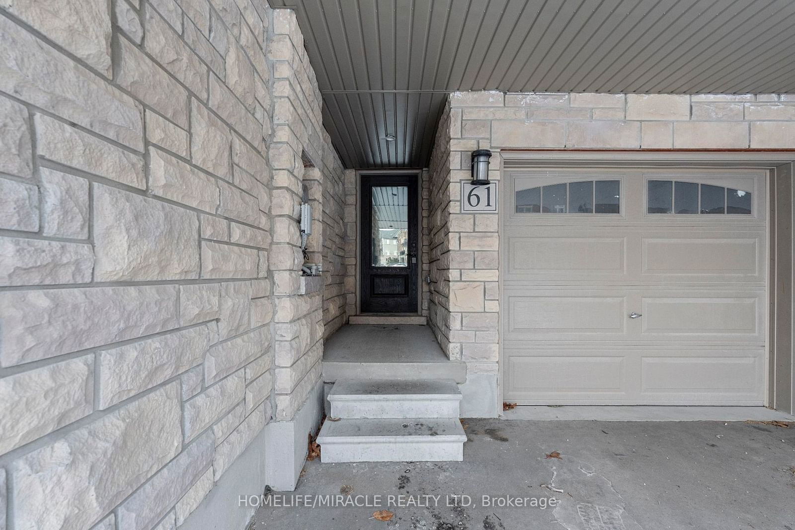 Townhouse leased at 61 Yorkton Boulevard, Markham, Angus Glen, L6R 0Y8 - MLS: N11949577