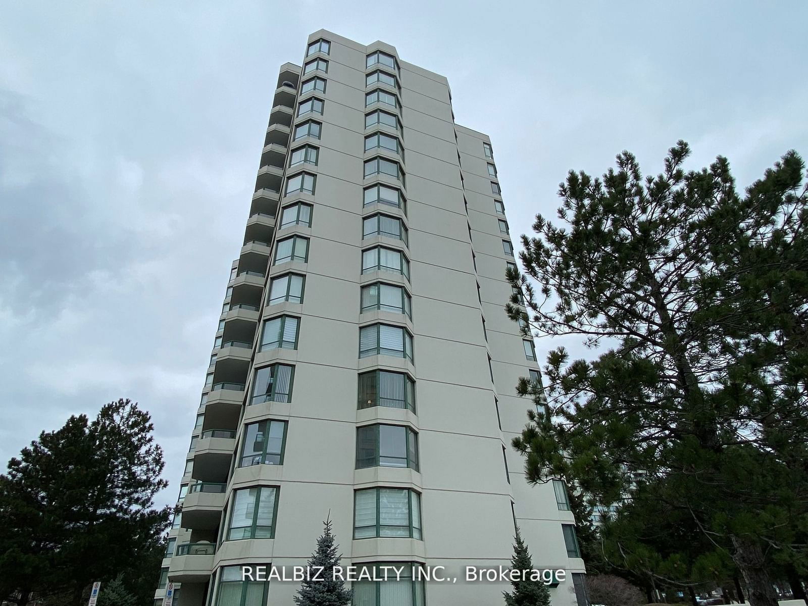 Condo leased at 908-110 Promenade Circle, Vaughan, Brownridge, L4J 7W8 - MLS: N11949995