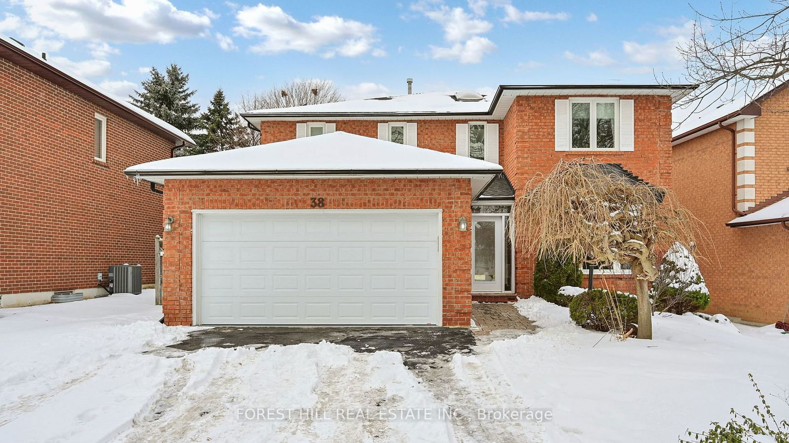 Detached House for sale at 38 Cygnus Drive, Richmond Hill, Observatory, L4C 8N9 - MLS: N11950231