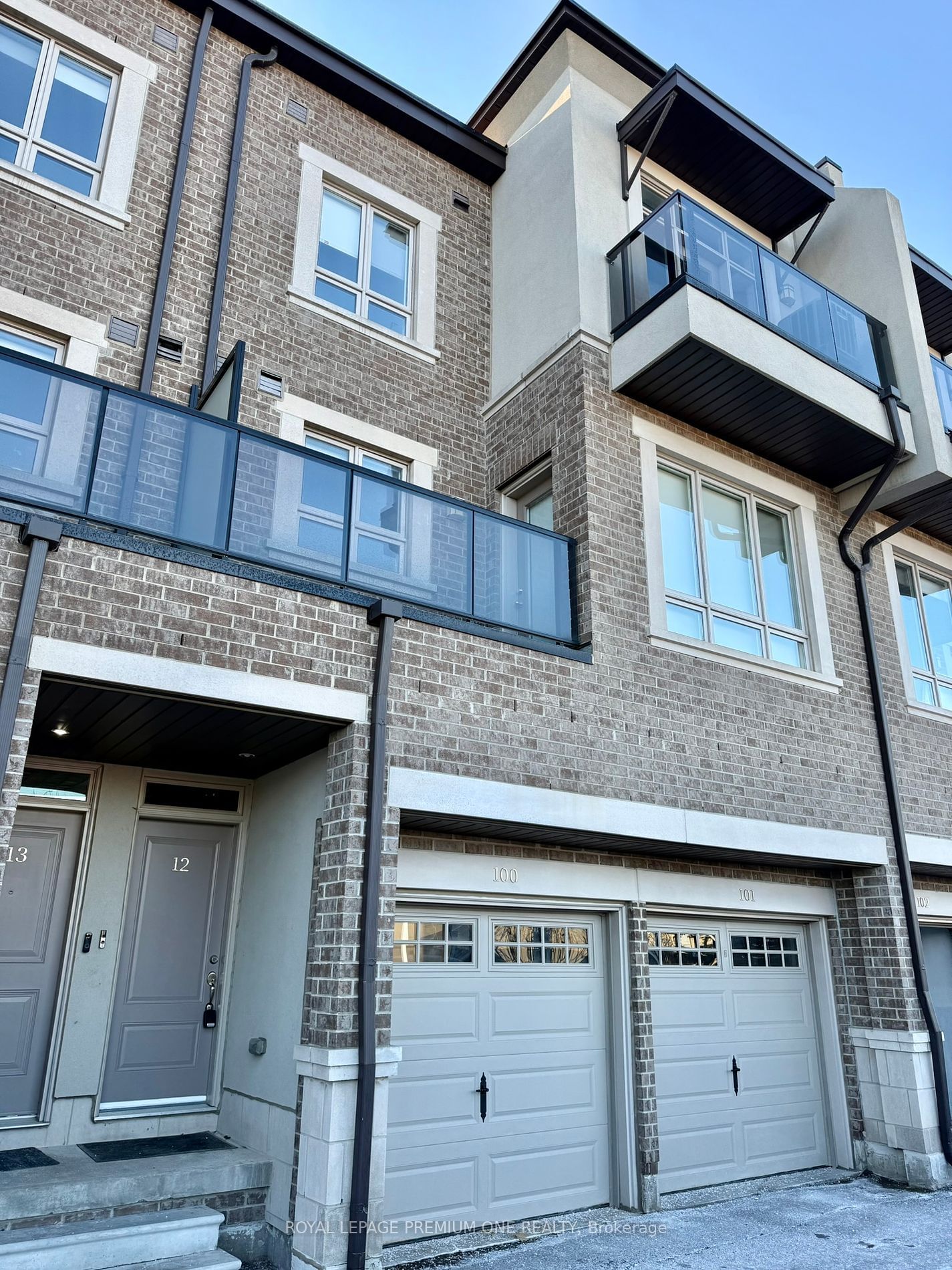 Townhouse for lease at 12-95 Kayla Crescent, Vaughan, Maple, L6A 4W3 - MLS: N11950252