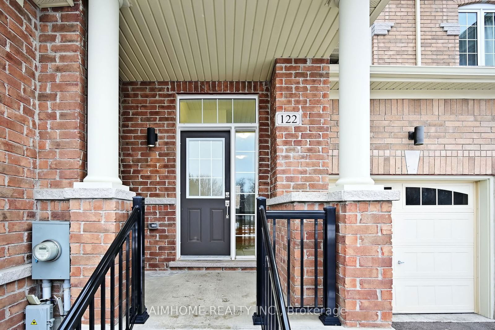 Townhouse for sale at 122 Knott End Crescent, Newmarket, Glenway Estates, L3Y 0E4 - MLS: N11950407