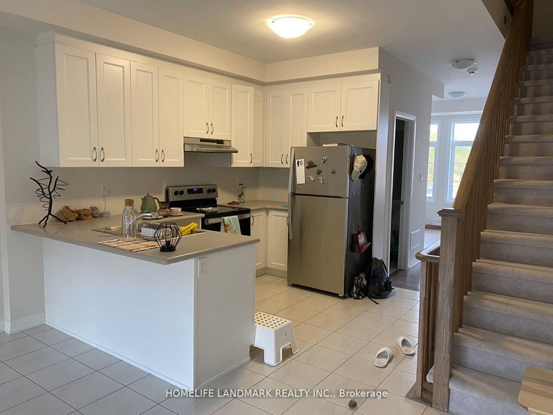 34 Stoeber Lane, Markham, L6B 1R2 | Image 2