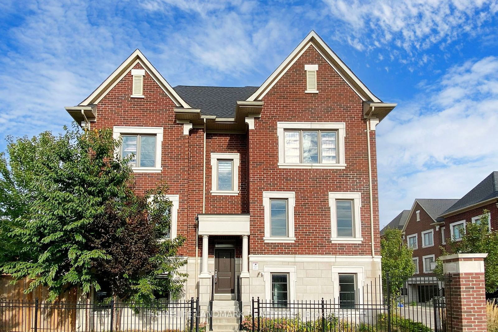 Building at 6 Dolan Lane, Richmond Hill, Bayview Hill