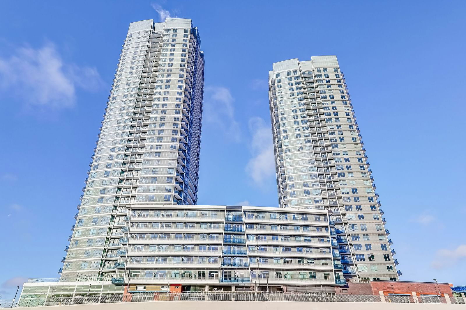 Condo leased at A2011-30 Upper Mall Way, Vaughan, Brownridge, L4J 0L8 - MLS: N11950629