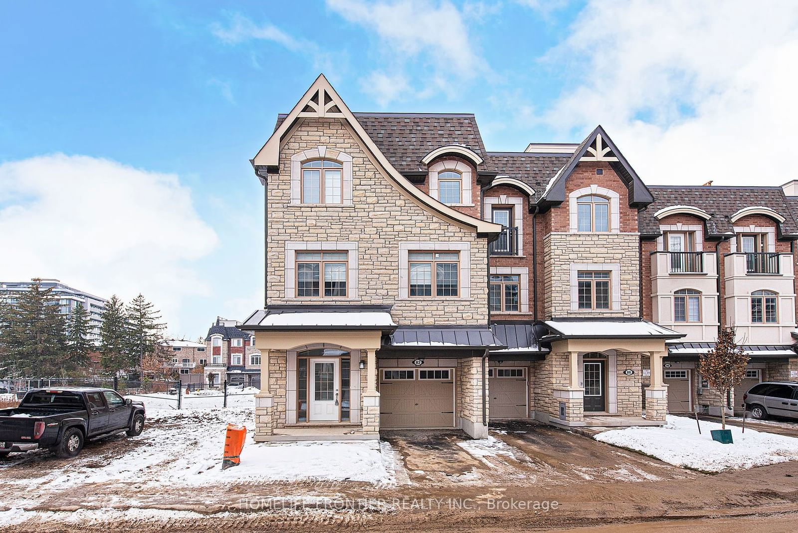 Townhouse for lease at 82 Glazebrook Drive, Vaughan, East Woodbridge, L4L 0H9 - MLS: N11950871