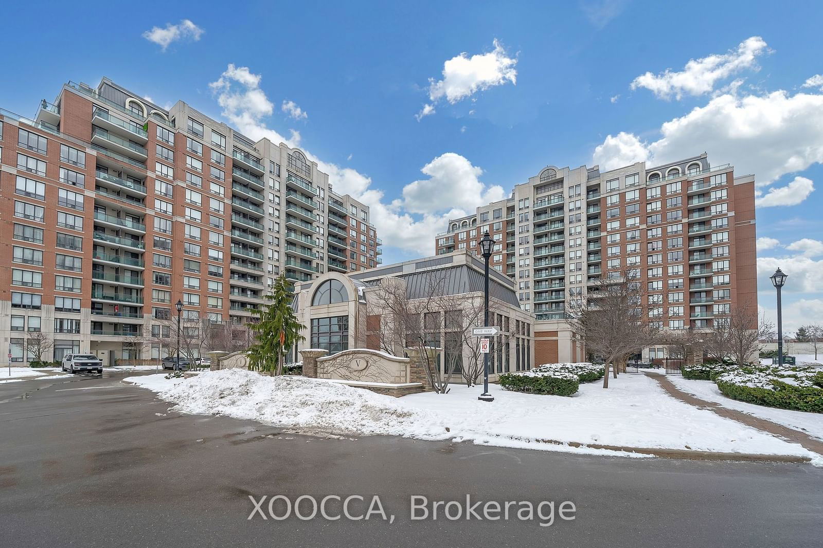 Condo for sale at 1204-330 Red Maple Road, Richmond Hill, Langstaff, L4C 0T6 - MLS: N11951046