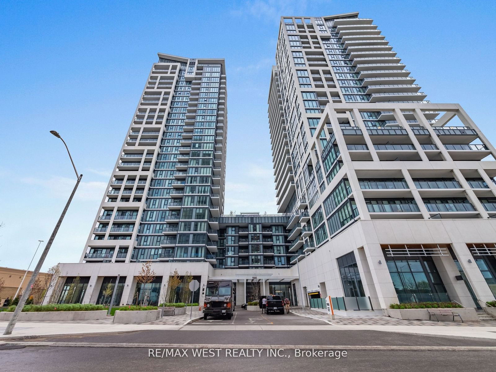 Condo for sale at 411-9000 Jane Street, Vaughan, Concord, L4K 0M6 - MLS: N11951259