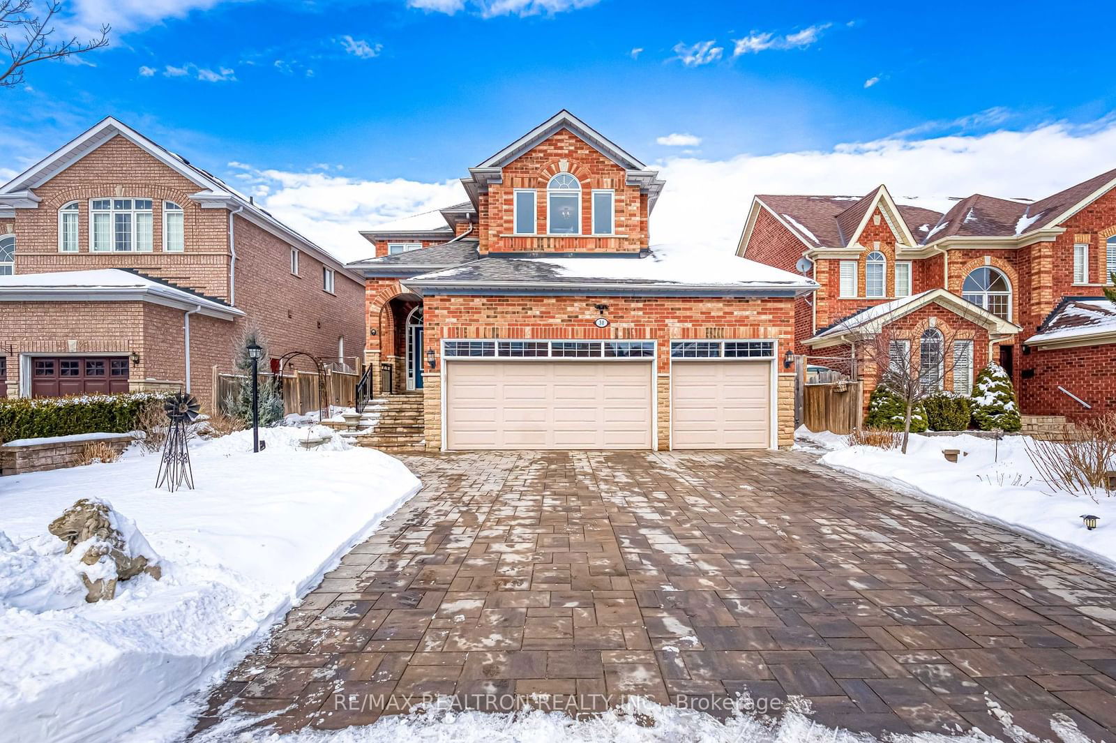 Detached House for sale at 30 Green Meadow Crescent, Richmond Hill, Oak Ridges Lake Wilcox, L4E 3W7 - MLS: N11951275